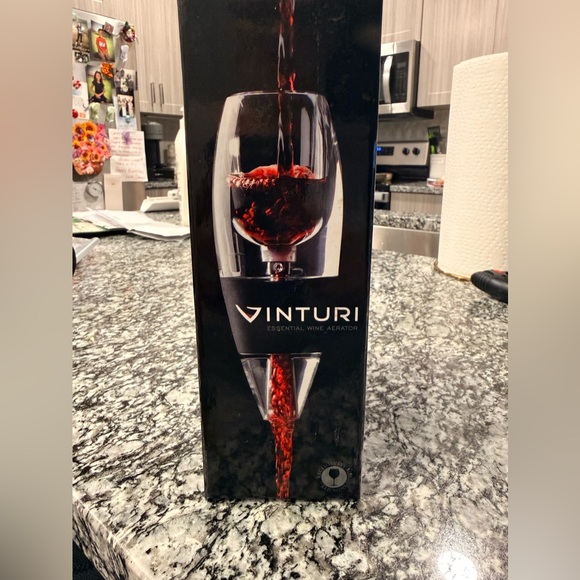 Vinturi Essential Wine Aerator - Picture 1 of 6